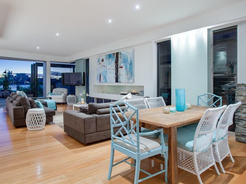 9 Addison Avenue, Bulimba QLD 4171