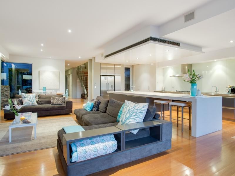 9 Addison Avenue, Bulimba QLD 4171