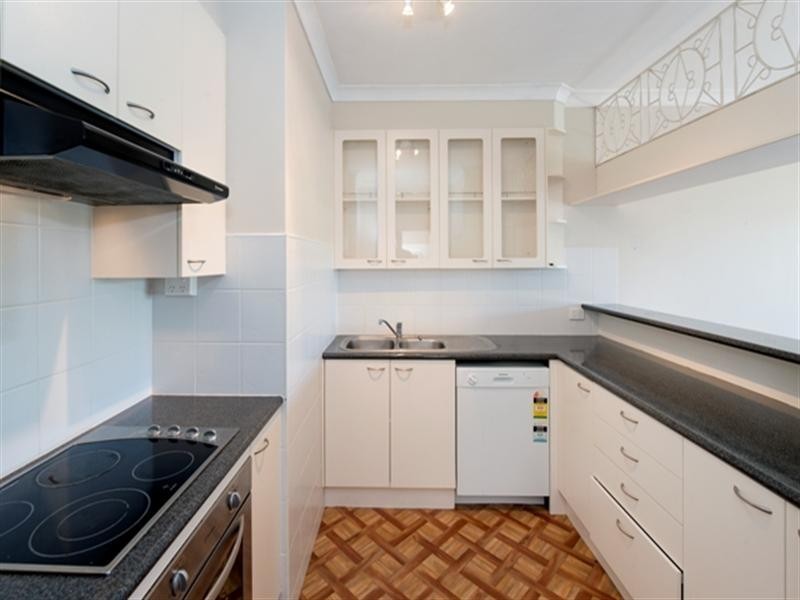 8/99 Brisbane Street, Bulimba QLD 4171