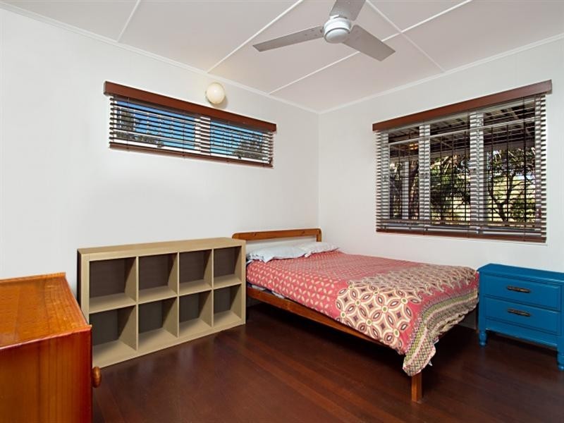 60 Oberon Street, Morningside QLD 4170