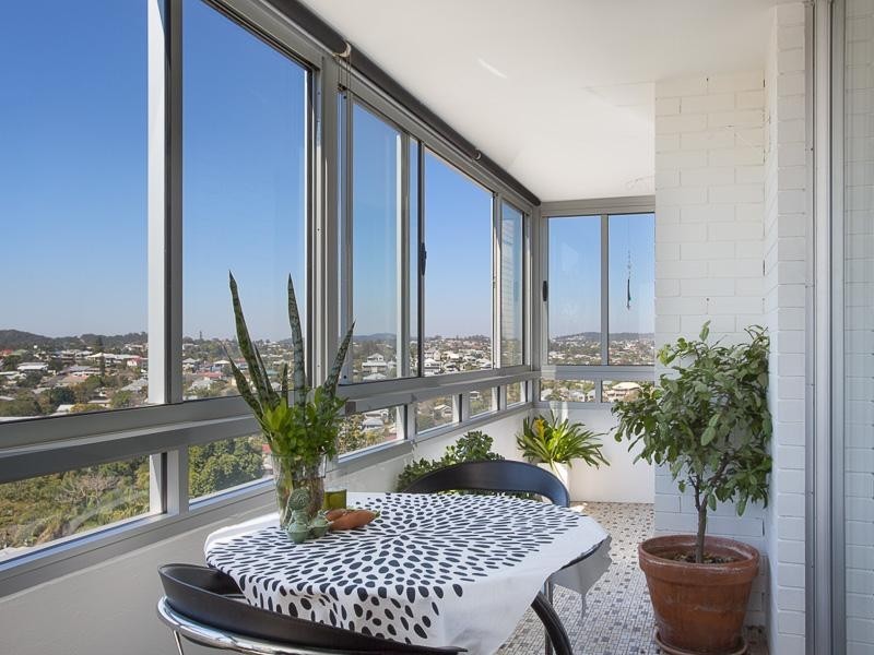 17/84 Norman Crescent, Norman Park QLD 4170