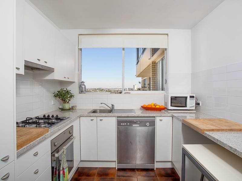 17/84 Norman Crescent, Norman Park QLD 4170