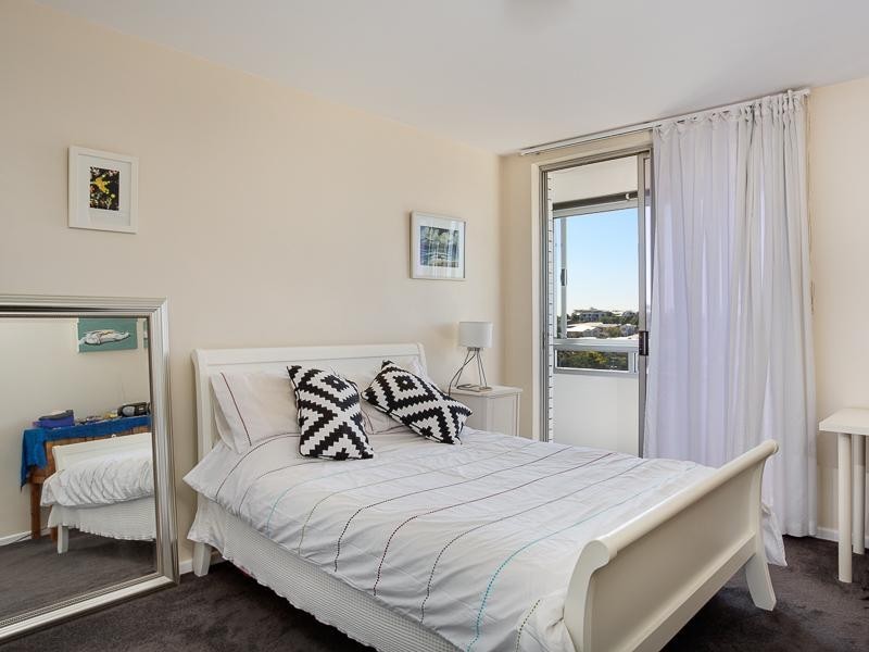 17/84 Norman Crescent, Norman Park QLD 4170