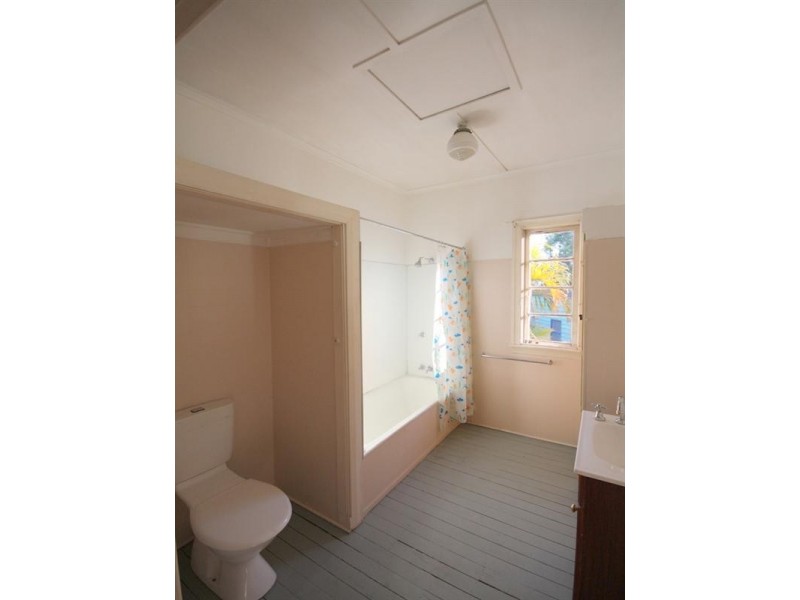 9 Riding Road, Hawthorne QLD 4171