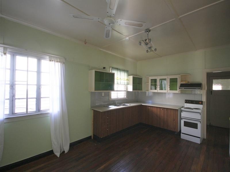 9 Riding Road, Hawthorne QLD 4171