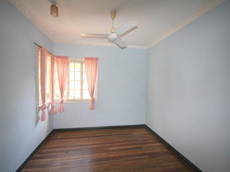 9 Riding Road, Hawthorne QLD 4171