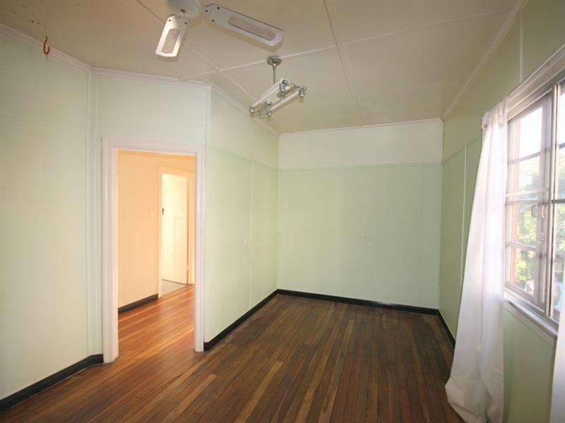 9 Riding Road, Hawthorne QLD 4171