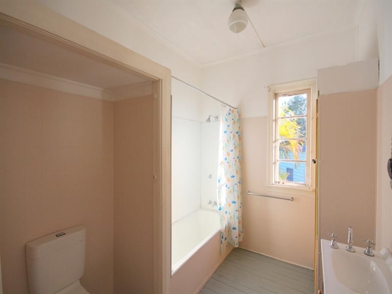 9 Riding Road, Hawthorne QLD 4171