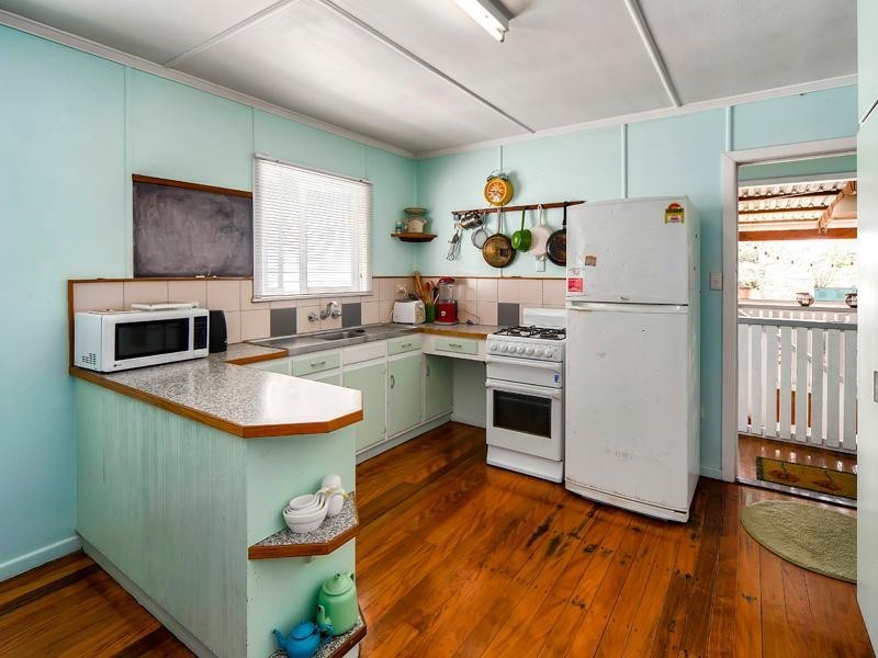 44 McIlwraith Avenue, Norman Park QLD 4170