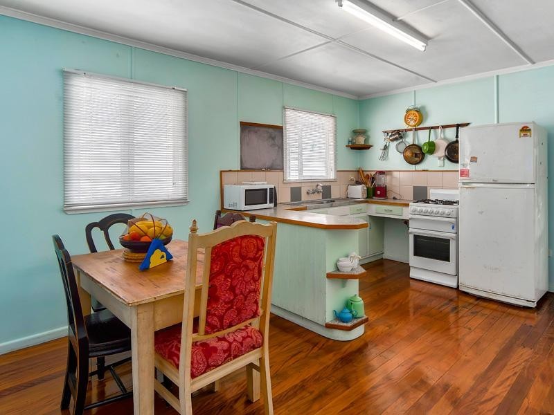 44 McIlwraith Avenue, Norman Park QLD 4170