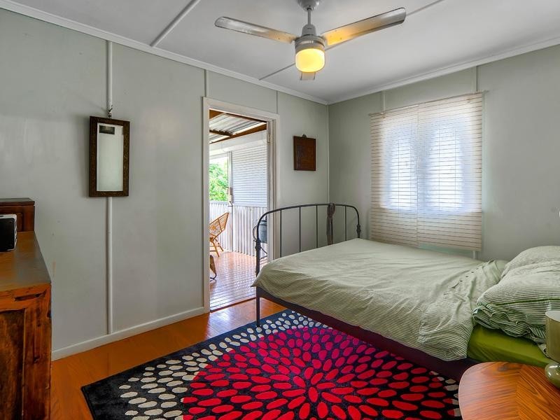 44 McIlwraith Avenue, Norman Park QLD 4170