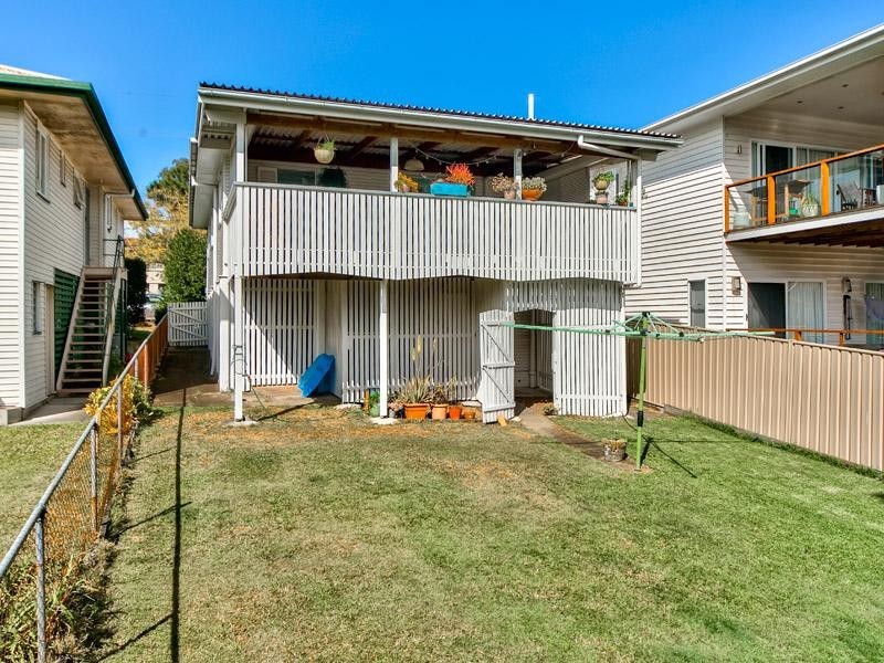 44 McIlwraith Avenue, Norman Park QLD 4170