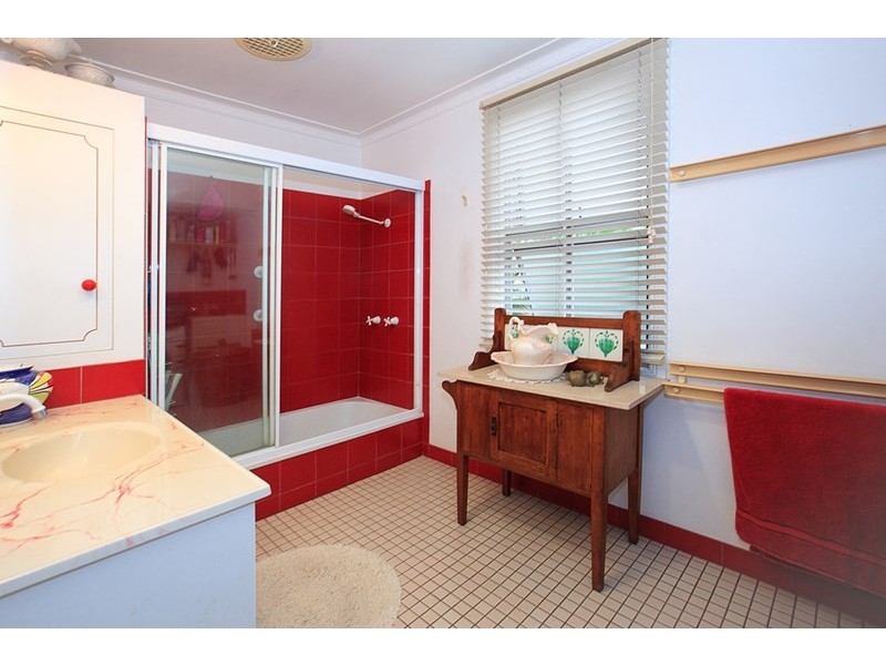 24 Moore Street, Morningside QLD 4170