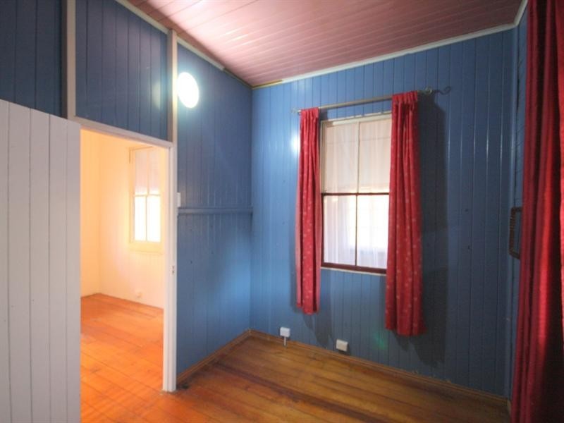 8 Monmouth Street, Morningside QLD 4170