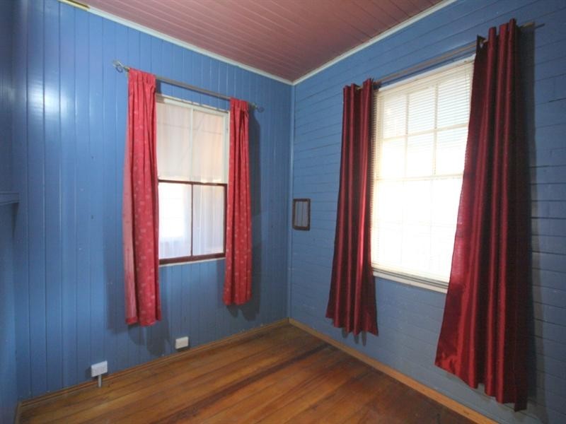 8 Monmouth Street, Morningside QLD 4170