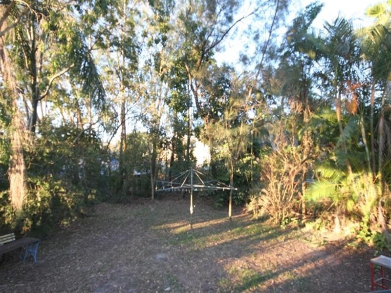 8 Monmouth Street, Morningside QLD 4170