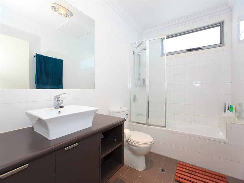 2/56 Kates Street, Morningside QLD 4170