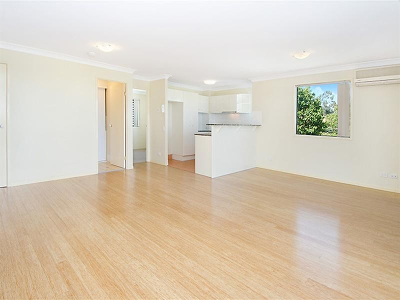 10/12 Norman Crescent, Norman Park QLD 4170