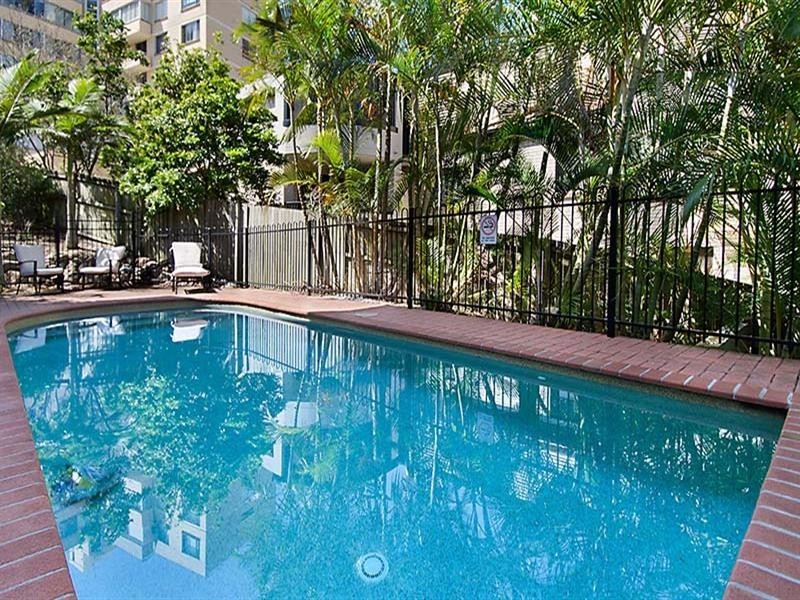 10/12 Norman Crescent, Norman Park QLD 4170