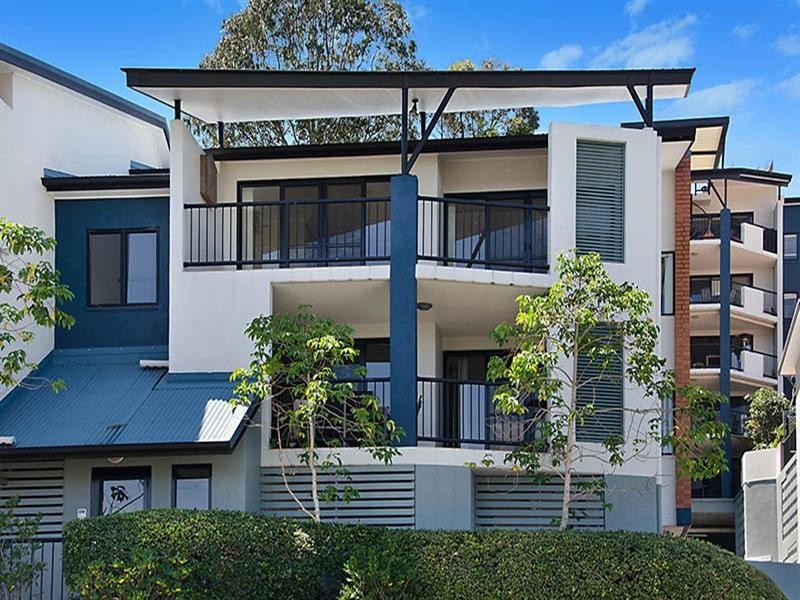 10/12 Norman Crescent, Norman Park QLD 4170