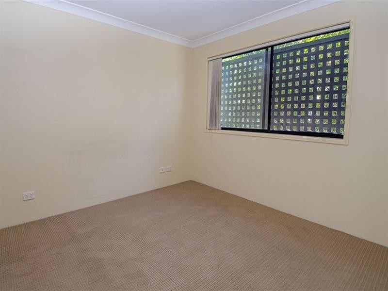 10/12 Norman Crescent, Norman Park QLD 4170