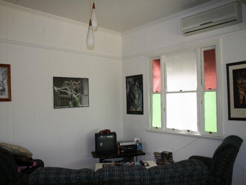 137 Macrossan Avenue, Norman Park QLD 4170