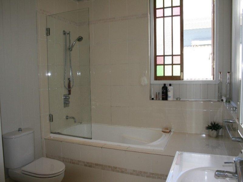 137 Macrossan Avenue, Norman Park QLD 4170