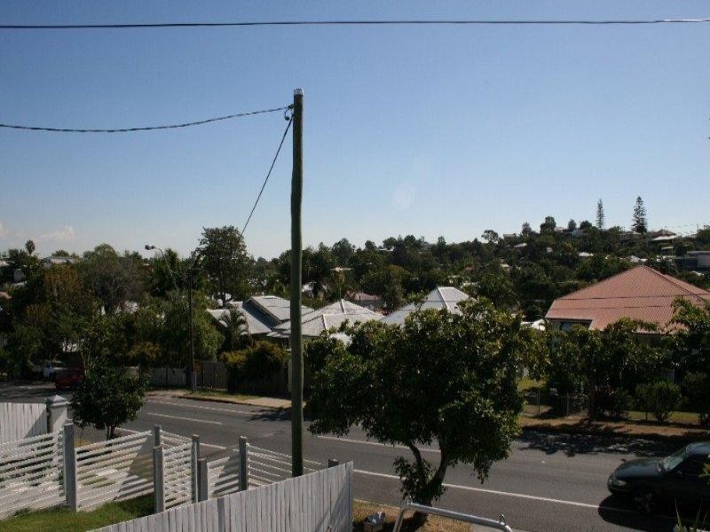 137 Macrossan Avenue, Norman Park QLD 4170