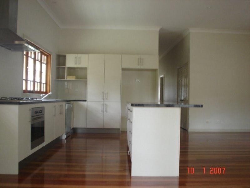 34 Macrossan Avenue, Norman Park QLD 4170