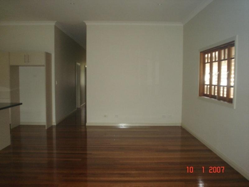 34 Macrossan Avenue, Norman Park QLD 4170