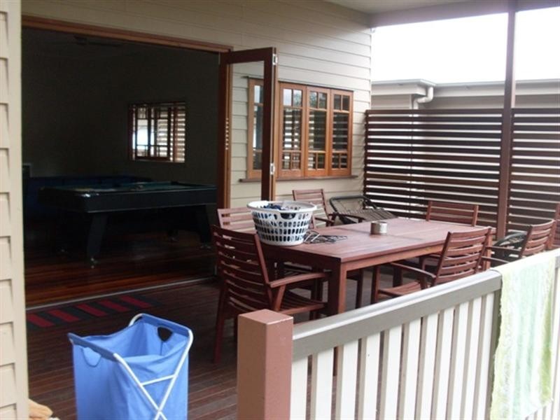 34 Macrossan Avenue, Norman Park QLD 4170