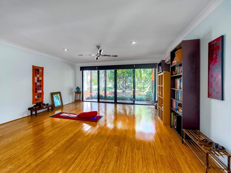 129 Coutts Street, Bulimba QLD 4171