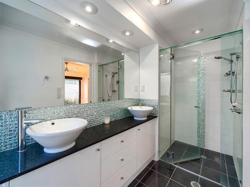 129 Coutts Street, Bulimba QLD 4171