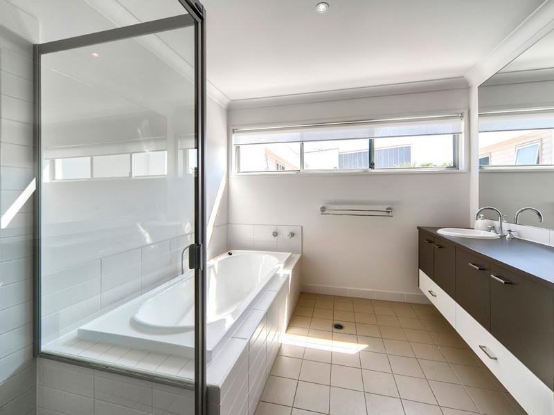 50 Village Circuit, Murarrie QLD 4172