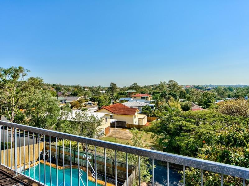 8 Cotswold Street, Carina QLD 4152