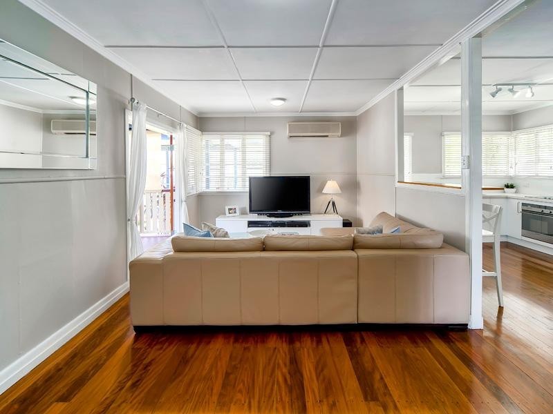 1 Dorothea Street, Cannon Hill QLD 4170