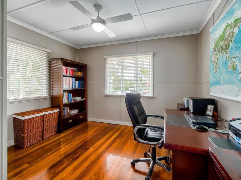 1 Dorothea Street, Cannon Hill QLD 4170