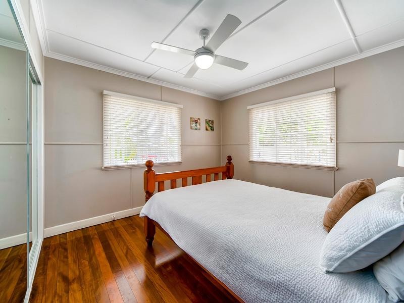 1 Dorothea Street, Cannon Hill QLD 4170