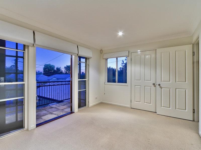 77 Malcolm Street, Hawthorne QLD 4171