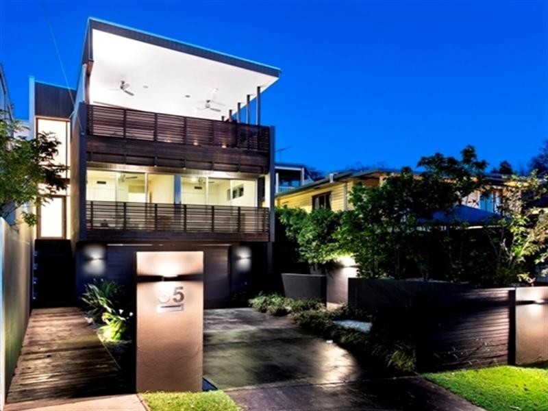 35 Wambool Street, Bulimba QLD 4171