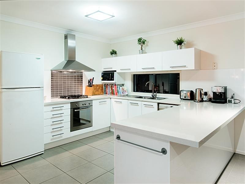 13 Ayr Street, Morningside QLD 4170