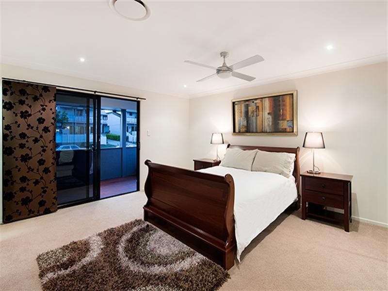 13 Ayr Street, Morningside QLD 4170