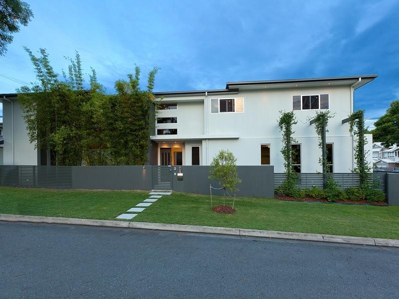 69 Gordon Street, Hawthorne QLD 4171