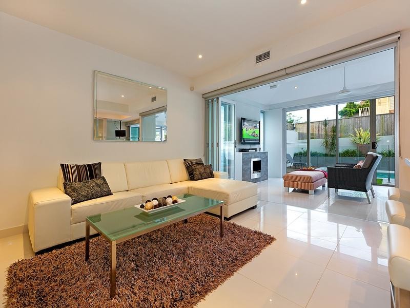 69 Gordon Street, Hawthorne QLD 4171