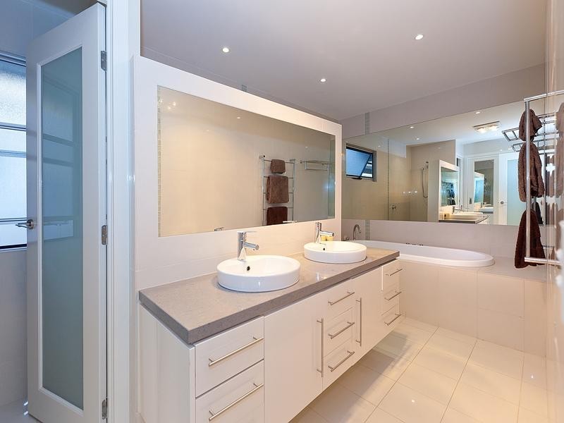 69 Gordon Street, Hawthorne QLD 4171