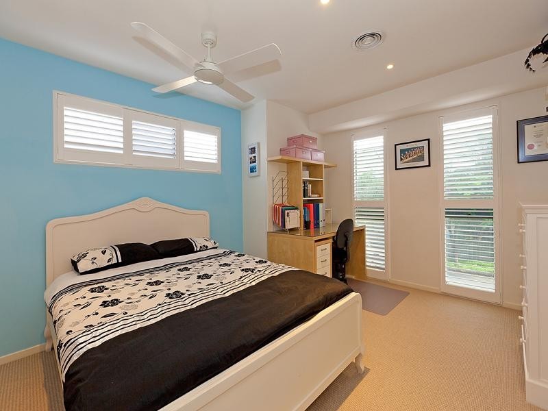 69 Gordon Street, Hawthorne QLD 4171