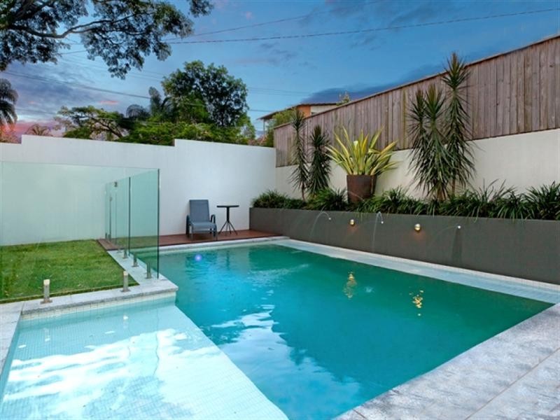 69 Gordon Street, Hawthorne QLD 4171