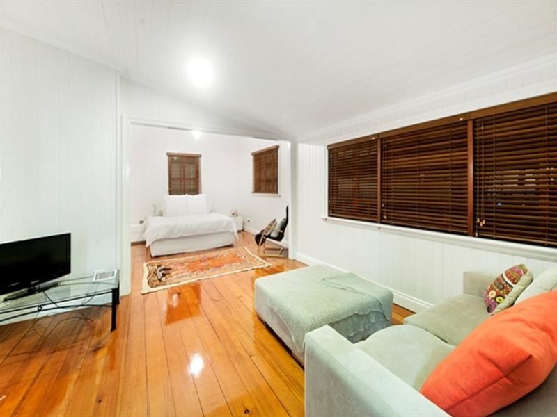 55 Malcolm Street, Hawthorne QLD 4171