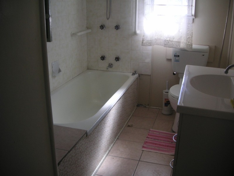 42 Third Street, Camp Hill QLD 4152