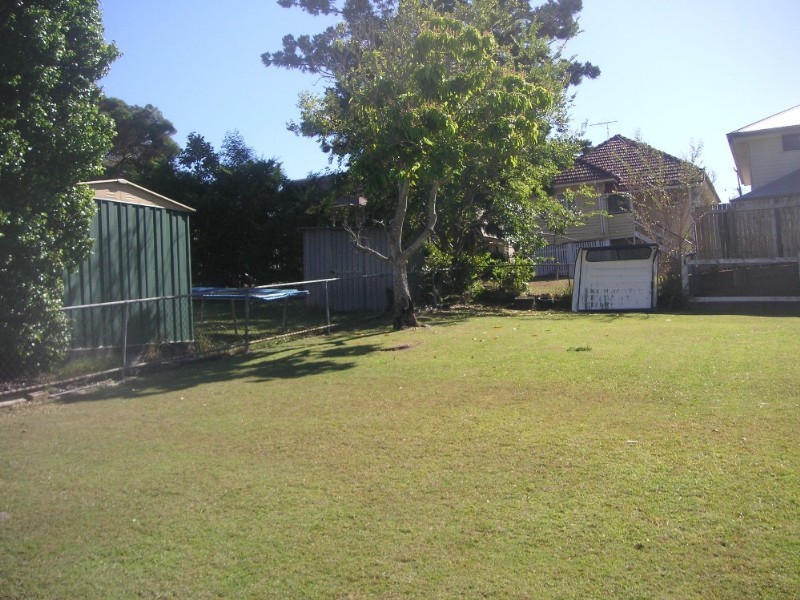 42 Third Street, Camp Hill QLD 4152